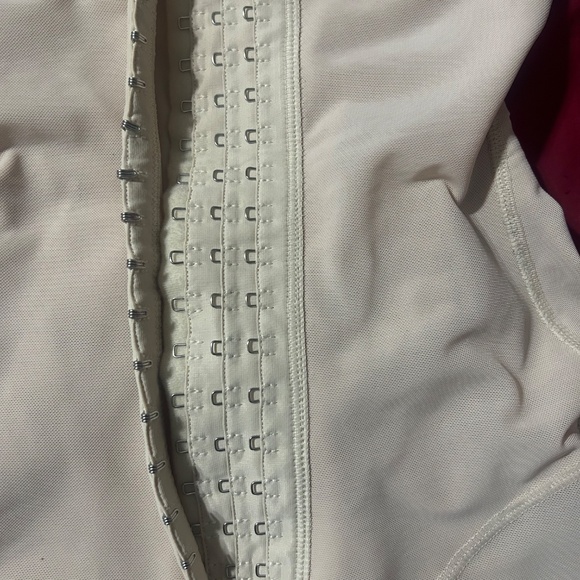 Elegant Figure Colombian full body Waist trainer/faja - Picture 4 of 5